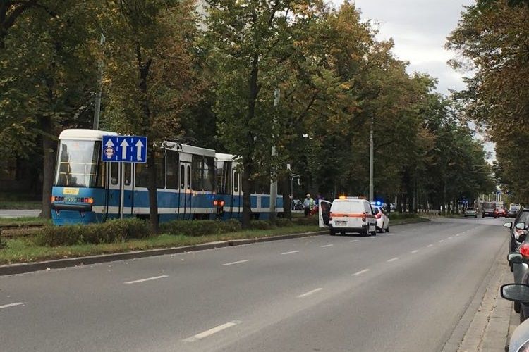 Opóźnienia tramwajów na Powstańców Śląskich, czytelnik