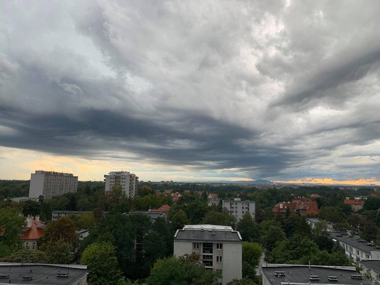Burza we Wrocławiu. Załamanie pogody i ostrzeżenie IMGW [ZDJĘCIA], Redakcja
