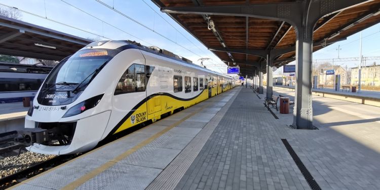 Dolny Śląsk zawiesza połączenia kolejowe z Czechami i Niemcami, Koleje Dolnośląskie