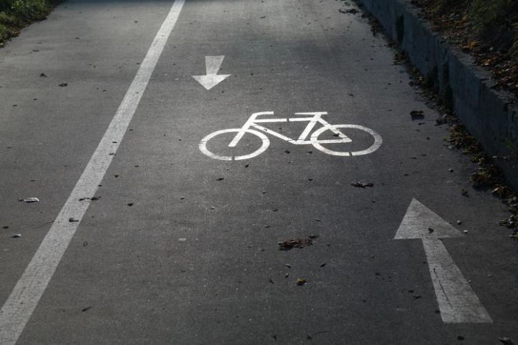 Nowy przetarg na obustronną drogę rowerową przy ruchliwej ulicy, pixabay