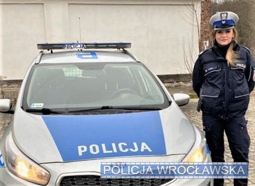 Policyjna eskorta przez Wrocław. Chwilę po niej urodził się Gracjan, KMP we Wrocławiu