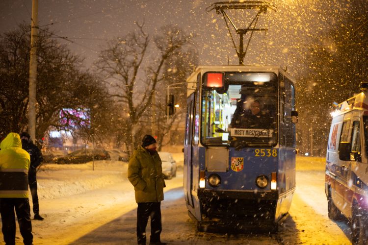 Bezdomni mogą ogrzać się w tramwaju w czasie mrozów. To miejska inicjatywa [ZDJĘCIA], MPK Wrocław