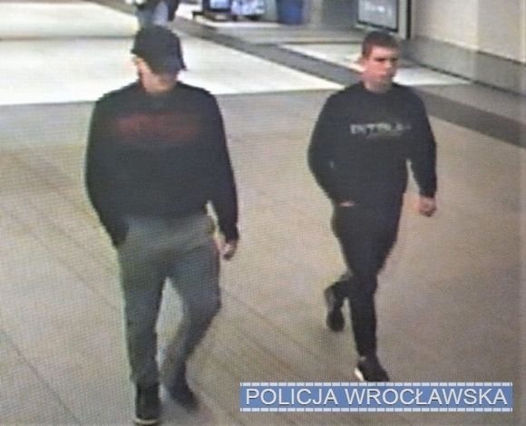 Brutalny napad na Powstańców Śląskich. Policja szuka tych mężczyzn [ZDJĘCIA], KMP we Wrocławiu