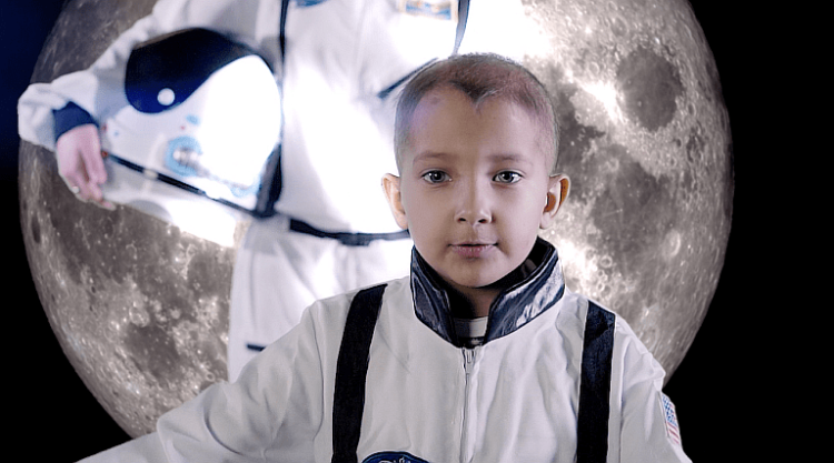 9-letni Michał rapuje o swojej walce z rakiem. Radioterapia jak lot w kosmos [WIDEO], mat. prasowe
