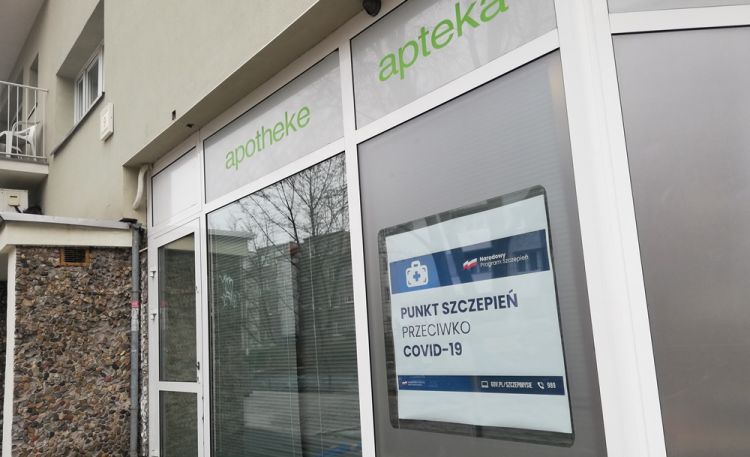 Dolnośląscy aptekarze proszą o ochronę przed antyszczepionkowcami, Bartosz Senderek