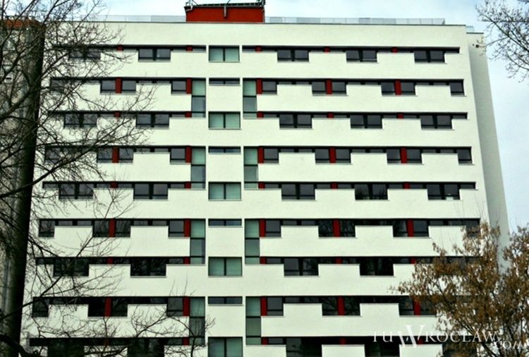 Wrocław: Studentka znalazła w mieszkaniu martwego, obcego człowieka, archiwum