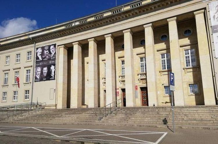 Wrocław: Dolnośląski Urząd Wojewódzki wprowadził godziny dla zaszczepionych, Archiwum