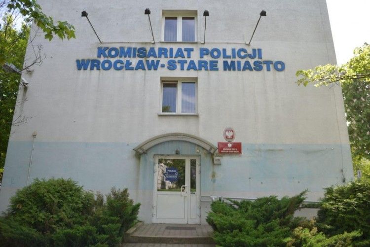 Koniec Trzemeskiej. Komisariat Policji Wrocław Stare Miasto będzie miał nową siedzibę, wb