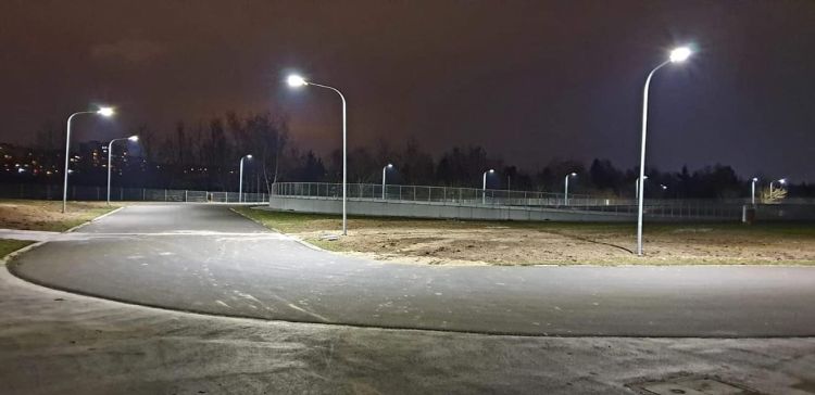 Wrocław: tor wrotkarski w Parku Tysiąclecia ma nowe oświetlenie za milion złotych, WI
