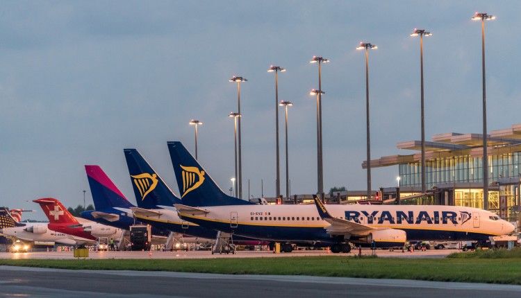 Wrocław: Odwołane wszystkie połączenia lotnicze z Ukrainą, 