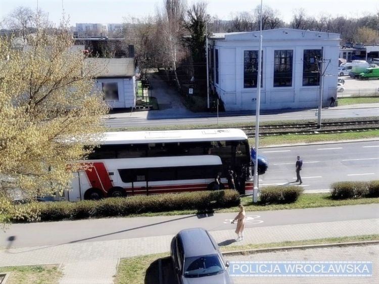 Wrocław: Ukrainka rodziła w autobusie z uchodźcami, KMP Wrocław