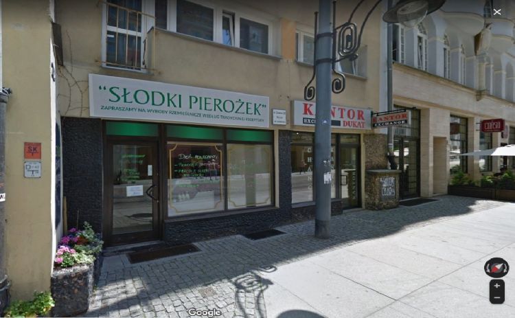 Nowa cukiernia we Wrocławiu zaserwuje gofry w kształcie... narządów płciowych, Google Maps