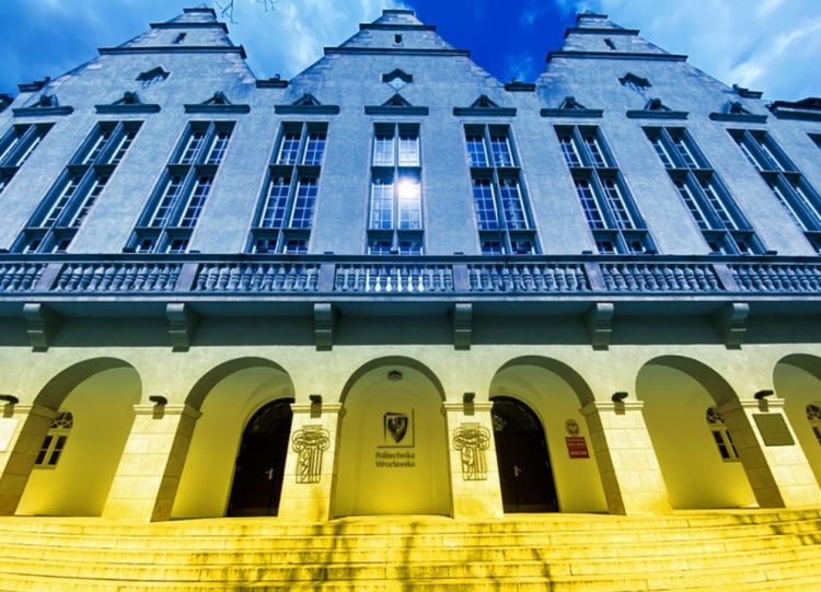 Politechnika Wrocławska otwiera się szeroko na studentów z Ukrainy, PWr