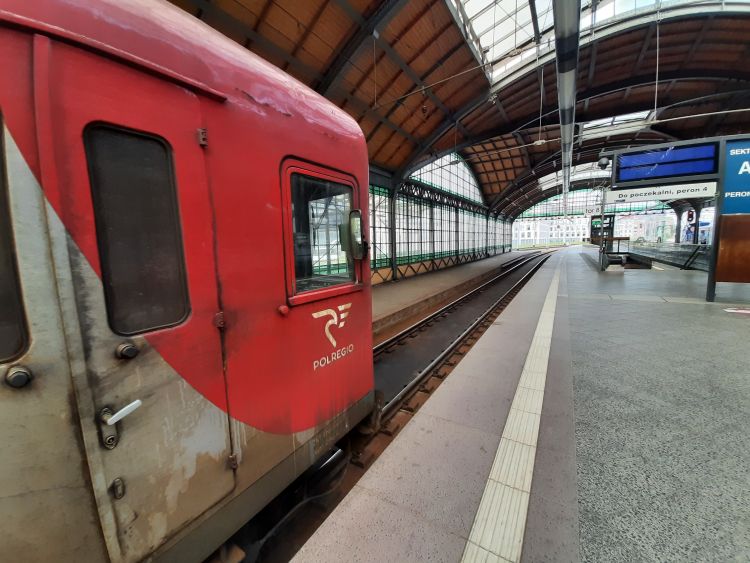 Wrocław: kilkaset kursów pociągów może być odwołanych. Kolejarze zapowiedzieli strajk generalny, k