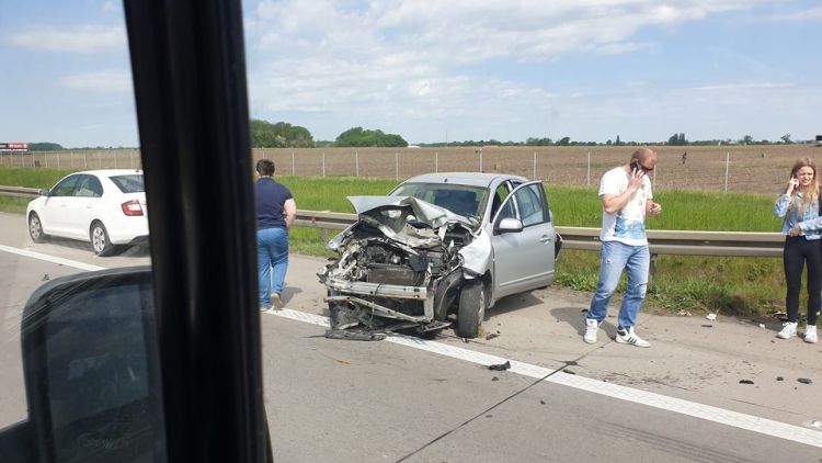 Wypadek trzech aut na autostradzie A4 pod Wrocławiem [ZDJĘCIA], Zdjęcia dzięki Pomoc Drogowa AUTO-HARD&PIEKARSKI PATROL