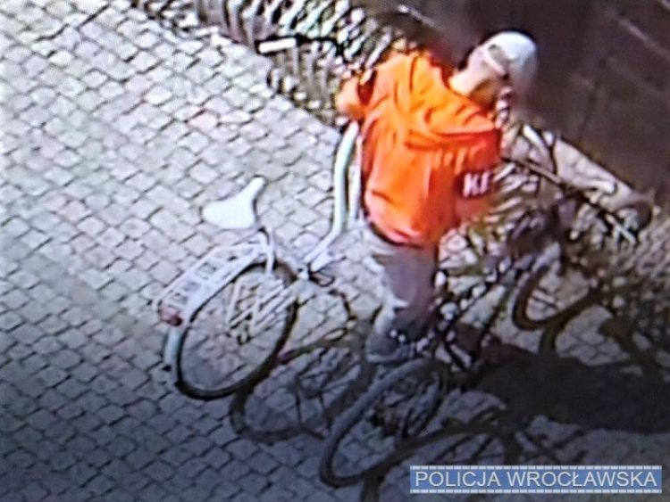 Wpadł seryjny złodziej rowerów. Na koncie miał nie tylko kilkanaście kradzieży jednośladów, KMP Wrocław