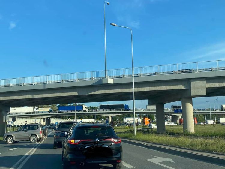 Wrocław: Śmiertelny wypadek na AOW. Kierowca ciężarówki nie żyje, droga zablokowana, Radek Jarmułowicz