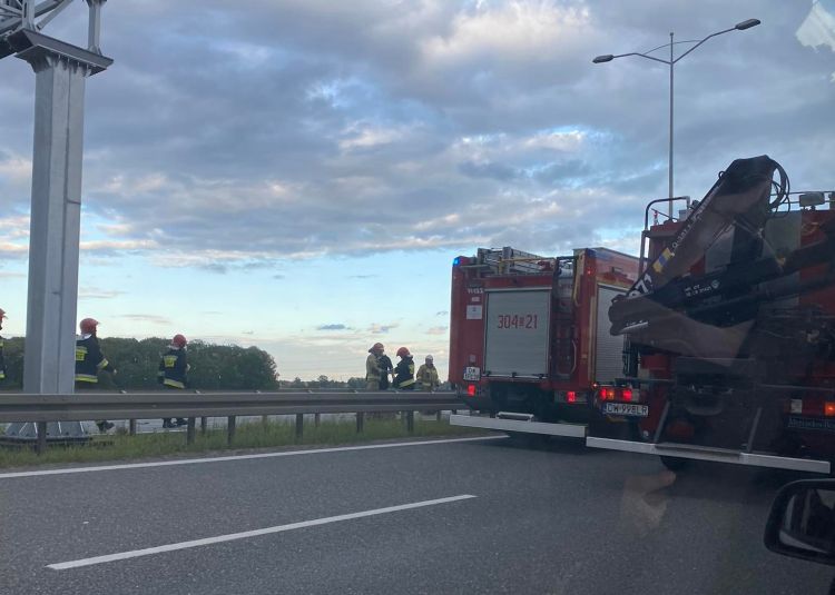 Wypadek na Autostradowej Obwodnicy Wrocławia. Jedna osoba ranna, Internauta