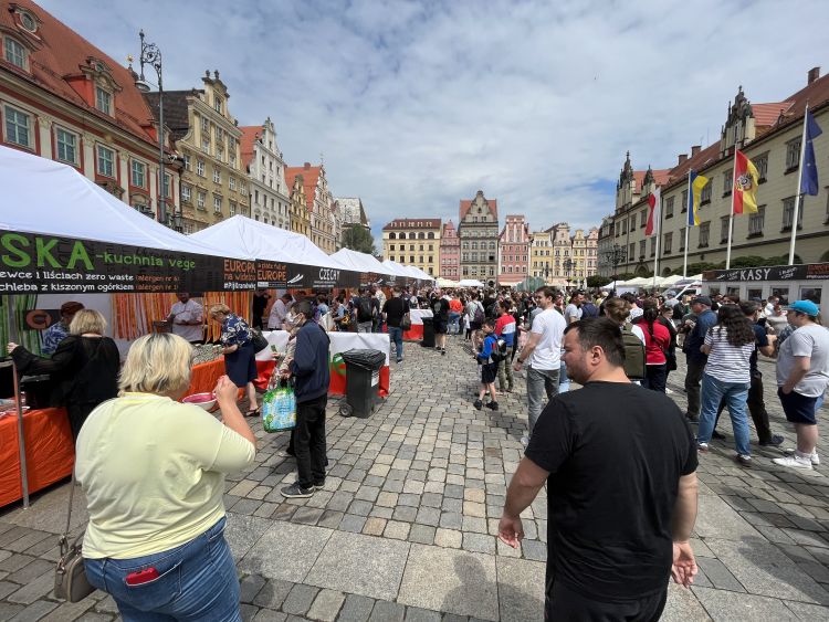 Wrocław: Europa na Widelcu 2022. Biesiada europejska na Rynku [ZDJĘCIA, MENU], Jakub Jurek