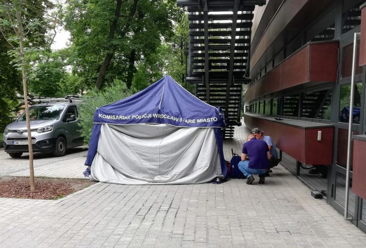 Wrocław: Martwy rowerzysta znaleziony w centrum, mgo