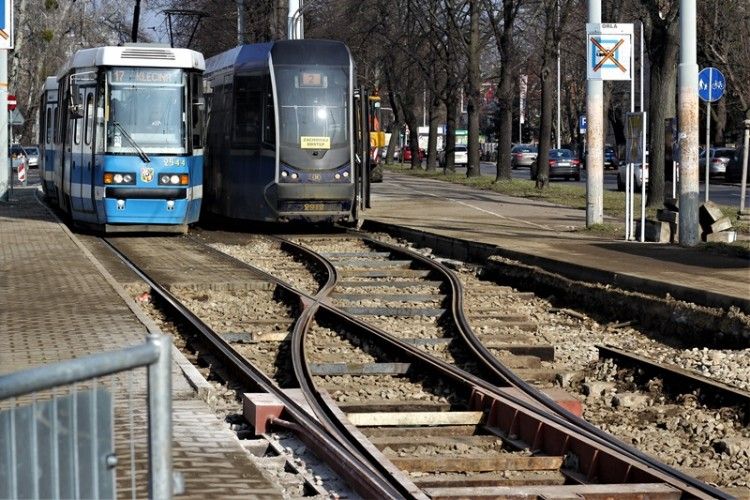 Zmienione trasy tramwajów i autobusy za tramwaj. Prace torowe od soboty, MPK Wrocław