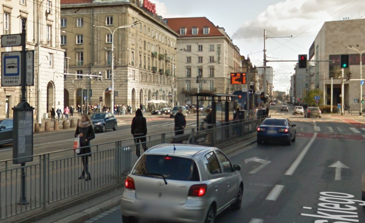 Wrocław: rusza przebudowa na skrzyżowaniu Piłsudskiego i Świdnickiej, Google