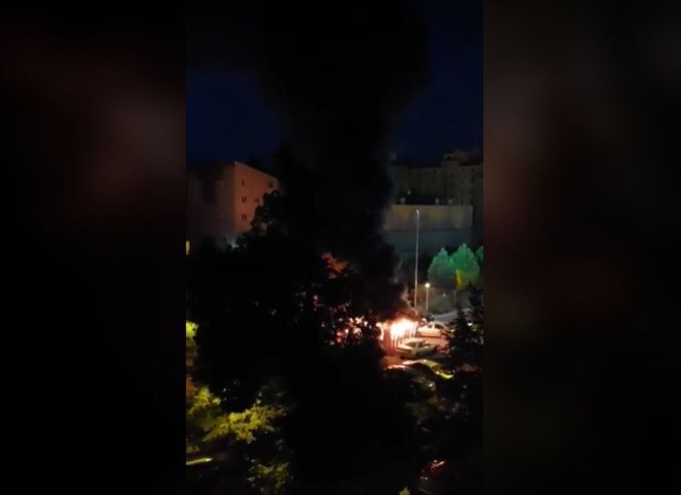Wrocław: Pożar śmietnika na Nadodrzu. Gęsty dym i wybuchy [WIDEO], kd
