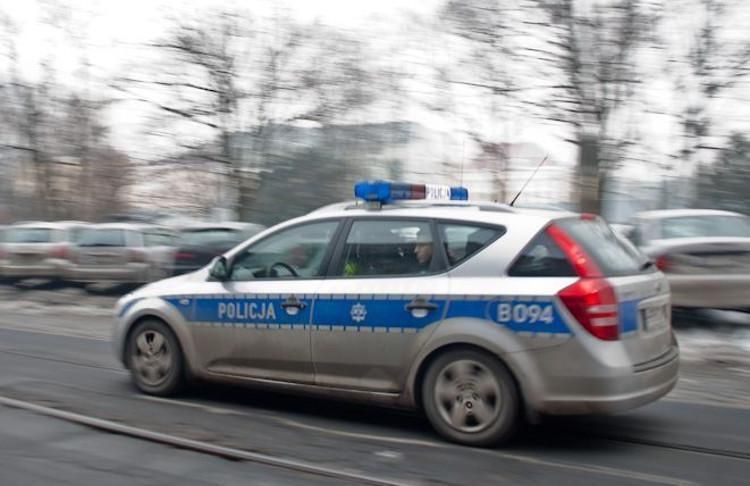 Wrocław: W policyjnej eskorcie do szpitala. W aucie dusiło się dziecko, archiwum