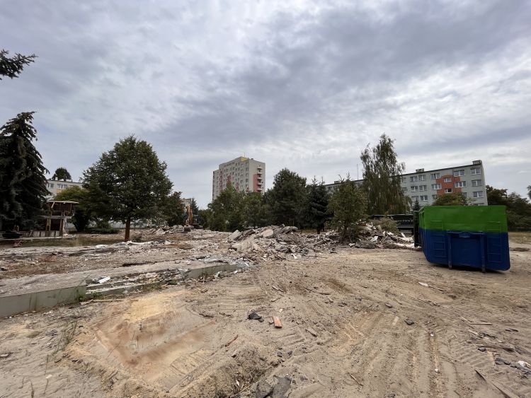 Wrocław: Rozbiórka budynku przy Hallera. Co tu powstanie? [ZDJĘCIA], Jakub Jurek