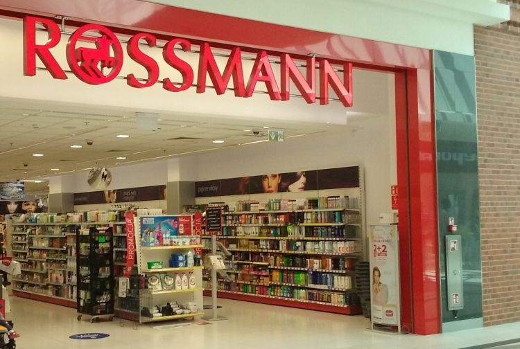 Rossmann wycofuje produkty. Mogą być szkodliwe dla zdrowia, Wikimedia