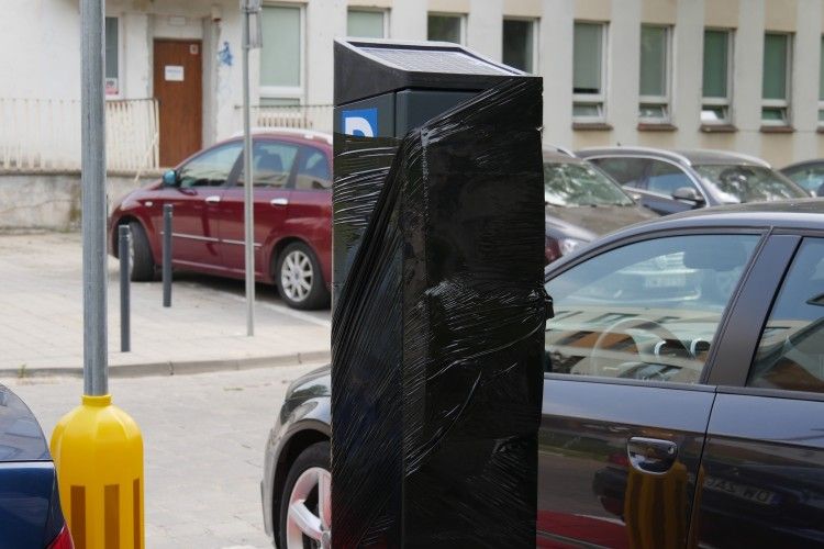 Wrocław: 1,5 miesiąca utrudnień w parkowaniu na 8 ulicach. Powstaną płatne miejsca, Jakub Jurek