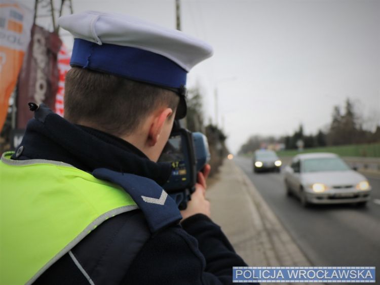 Niebezpiecznie na drogach: wciąż dużo pijanych kierowców, Policja Wrocław