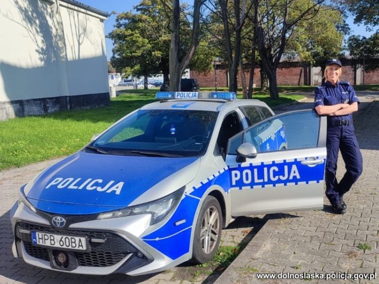 Wrocław: Policyjna psycholożka złapała agresywnego złodzieja. Ochroniarze sobie nie radzili, KWP Wrocław