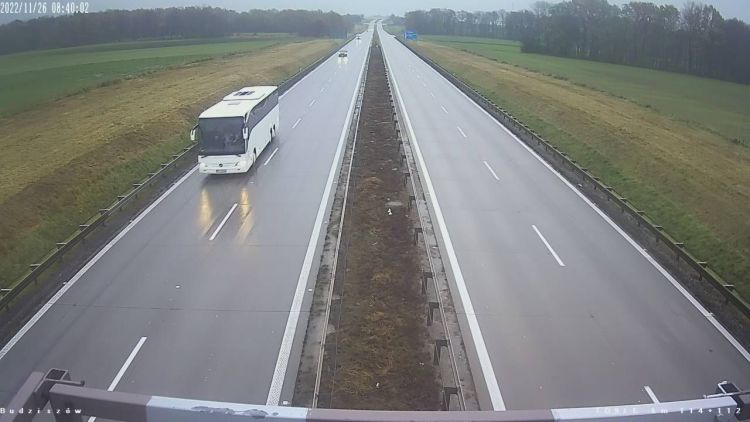 Wypadek na autostradzie A4 pod Wrocławiem. Tir wypadł z drogi, traxelektronik