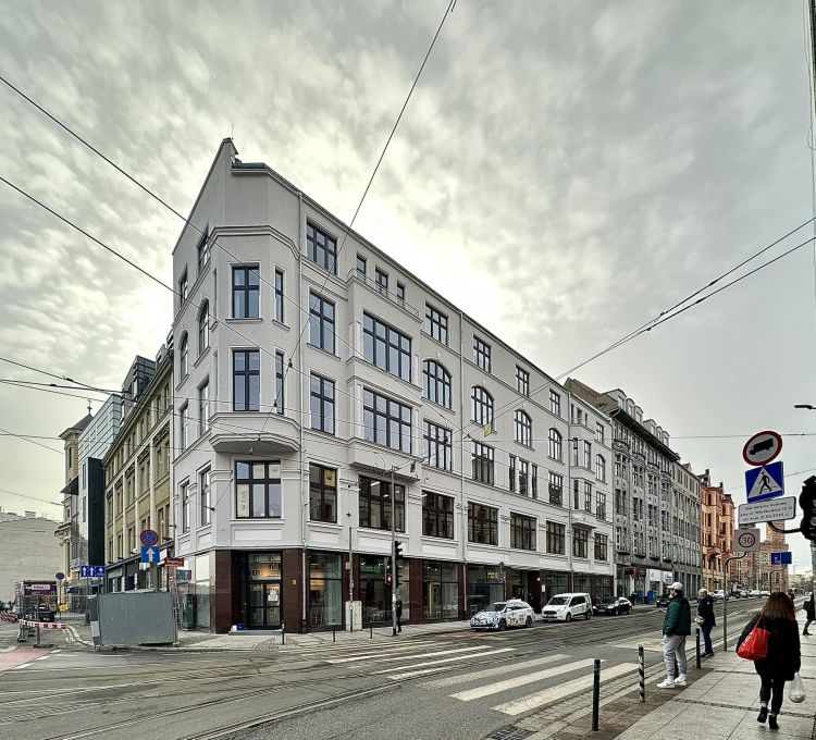 Wrocław: Zabytkowa kamienica w centrum zmieniła kolor po remoncie [ZDJĘCIA], Wrocław - Inwestycje Budowlane
