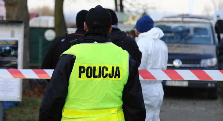 Wrocław: Policjant zaatakowany maczetą. Padły strzały, Shutterstock