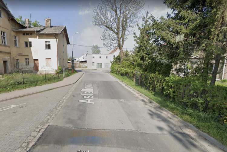 Wrocław: Jest przetarg na remont ul. Asfaltowej. Do trzech razy sztuka?, Google Maps