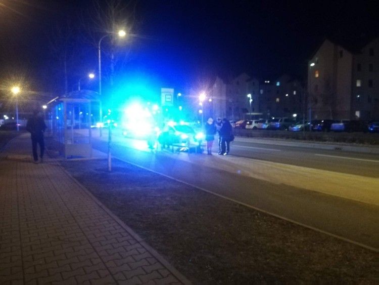 Wrocław: Wypadek na przejściu dla pieszych. Poważnie ranna kobieta trafiła do szpitala, zdj. ilustracyjne/mgo/archiwum
