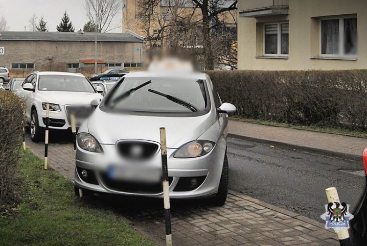 Kompletnie pijani ukradli taksówkę i wyjechali na ulice miasta, KMP Wałbrzych