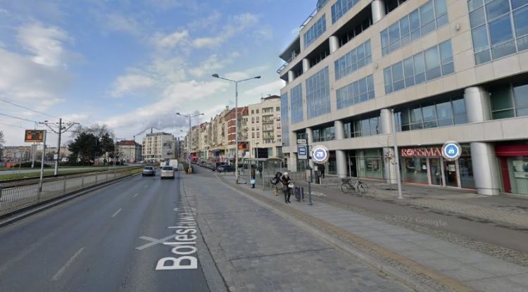 Wrocław: Szykują się utrudnienia na ul. Drobnera. Dźwig zablokuje część drogi, Google Maps