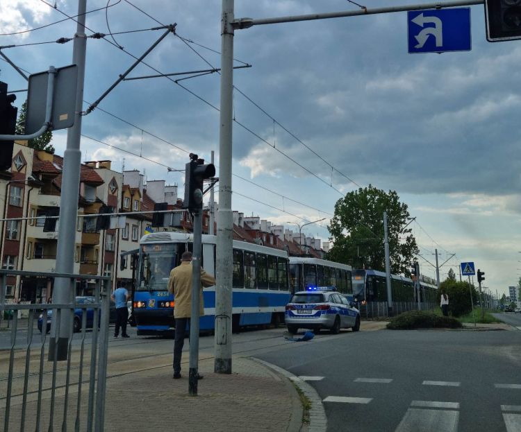 Wrocław: Radiowóz policyjny zderzył się z tramwajem. Policja tłumaczy, jak to się stało, Luiza