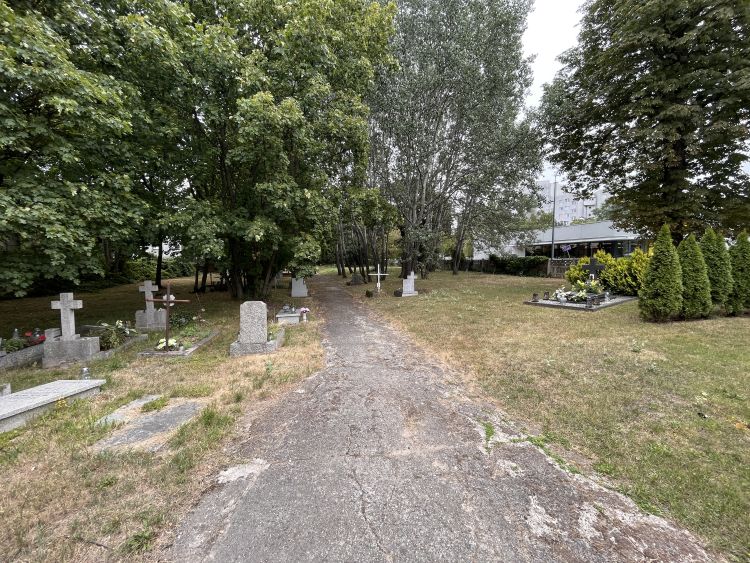 Wrocław: Biurowce obok cmentarza? Kontrowersyjny pomysł dewelopera, Jakub Jurek