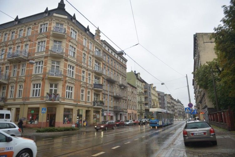 Wrocławska ulica bez ciepłej wody. Fortum usuwa awarię sieci, wb