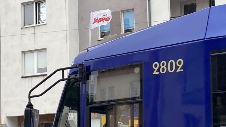 Wrocław: Solidarność na tramwajach i autobusach. To protest?, red