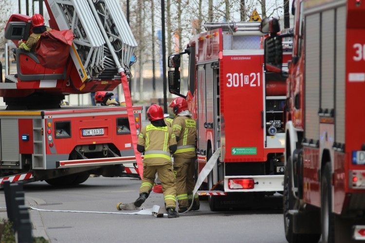 Wrocław: Pożar w mieszkaniu na Szewskiej. Zapaliła się łazienka, Jakub Jurek/archiwum
