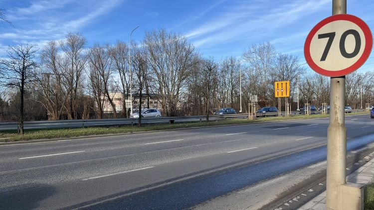 Wrocław wycofuje się z głupiego pomysłu. Nie będzie pułapki na kierowców, Google Maps 