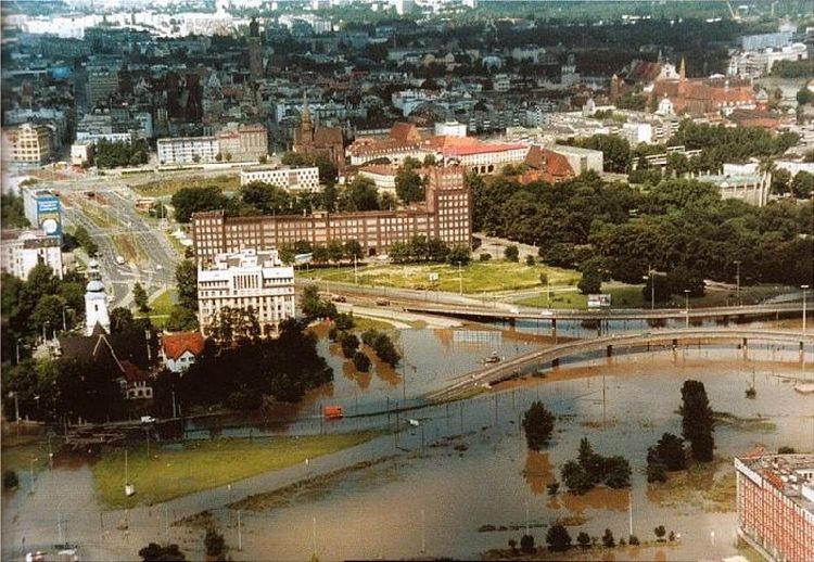 12 lipca 1997 wielka woda zalała Wrocław, Festung (zbiory prywatne)/fotopolska.eu