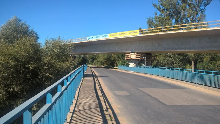 Ostatni segment mostu na obwodnicy Leśnicy nasunięty (ZOBACZ ZDJĘCIA Z BUDOWY), mat. prasowe