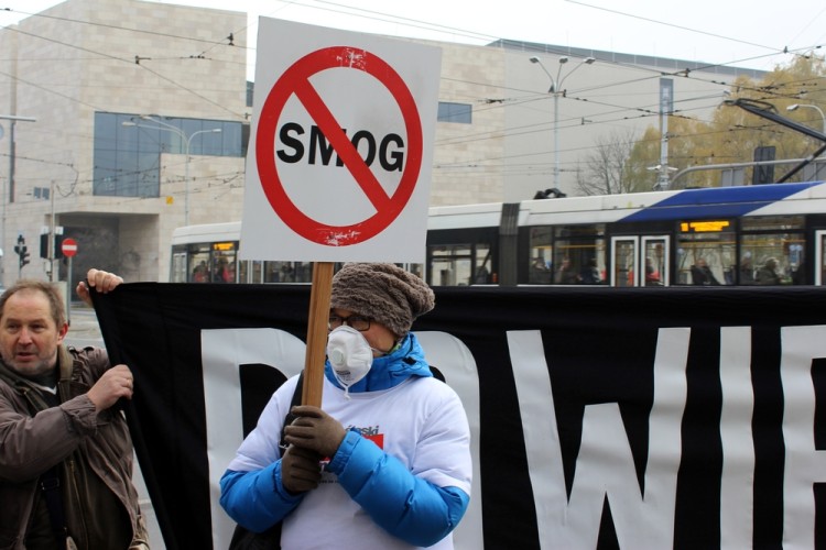 Oddychanie wrocławskim powietrzem równie groźne jak palenie papierosów? [ZOBACZ ZDJĘCIA Z HAPPENINGU], Bartosz Senderek
