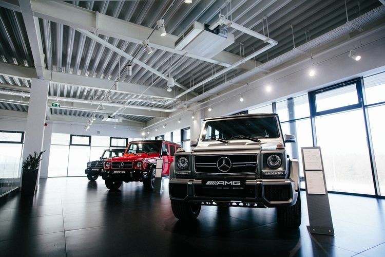 Tak wygląda największy salon Mercedesa w Polsce [ZOBACZ ZDJĘCIA], red.